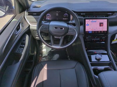2025 Jeep Grand Cherokee - Photo 17