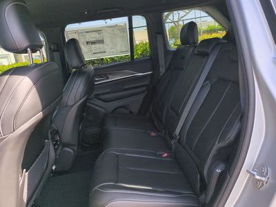 2025 Jeep Grand Cherokee - Photo 15
