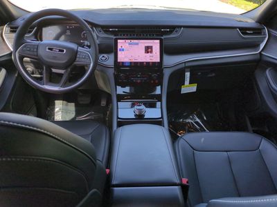 2025 Jeep Grand Cherokee - Photo 16