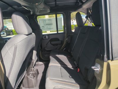2026 Jeep Wrangler - Photo 15