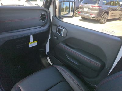 2026 Jeep Wrangler - Photo 19