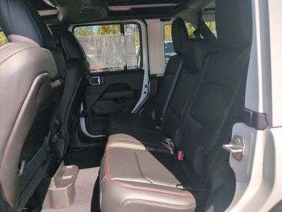 2026 Jeep Wrangler - Photo 16