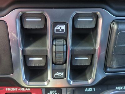 2026 Jeep Wrangler - Photo 28