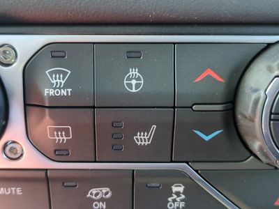 2026 Jeep Wrangler - Photo 27