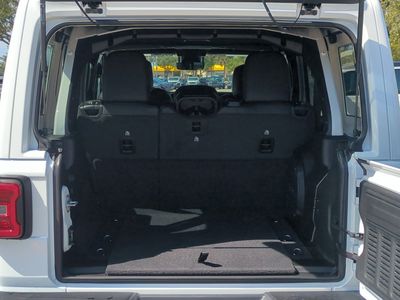 2026 Jeep Wrangler - Photo 15