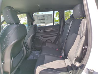 2025 Jeep Grand Cherokee - Photo 14