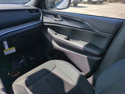 2025 Jeep Grand Cherokee - Photo 17