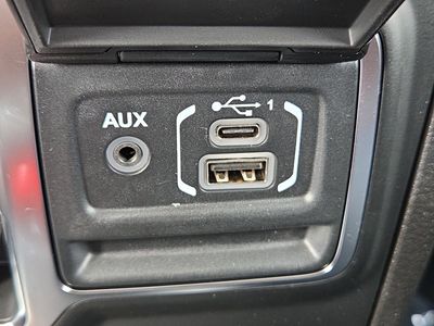 2026 Jeep Wrangler - Photo 24