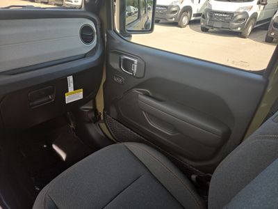 2026 Jeep Wrangler - Photo 18