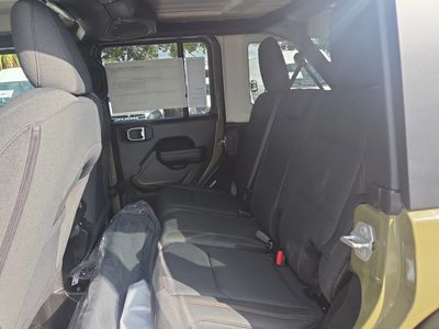 2026 Jeep Wrangler - Photo 15