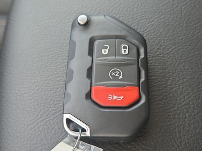 2026 Jeep Wrangler - Photo 31