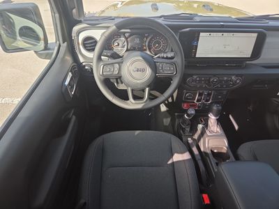 2026 Jeep Wrangler - Photo 17