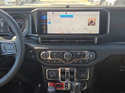 2026 Jeep Gladiator — photo 20 view