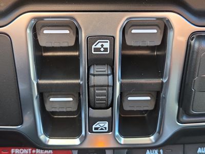 2026 Jeep Gladiator — photo 25 view