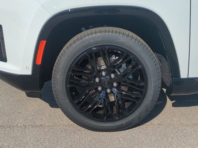 2026 Jeep Grand Wagoneer - Photo 11