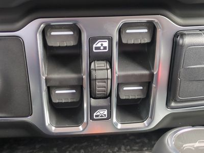 2026 Jeep Gladiator - Photo 25