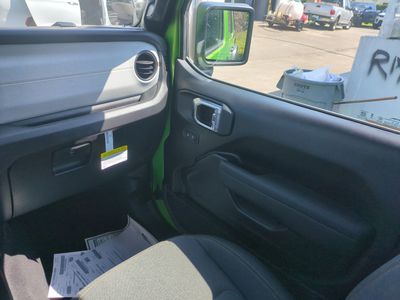2026 Jeep Wrangler — photo 19 view