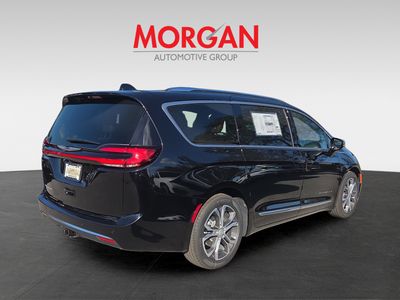 2026 Chrysler Pacifica — detail view
