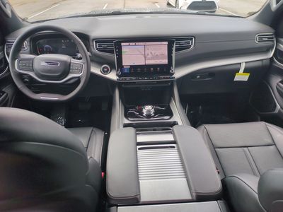 2026 Jeep Grand Wagoneer - Photo 16