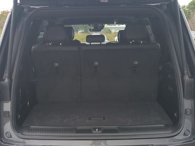 2026 Jeep Grand Wagoneer - Photo 13