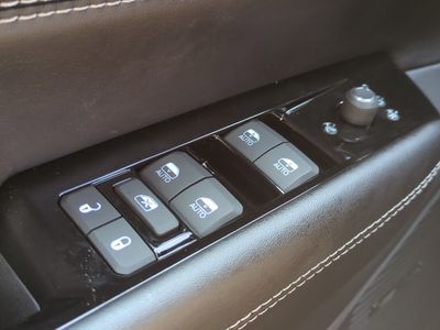 2026 Jeep Grand Wagoneer - Photo 26