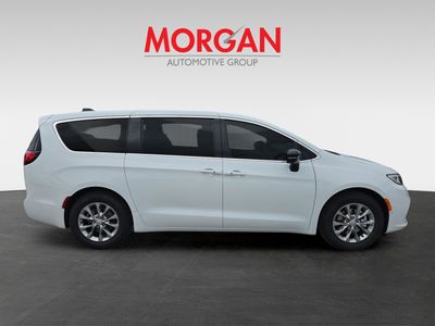 2026 Chrysler Pacifica - Photo 4