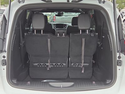 2026 Chrysler Pacifica - Photo 13