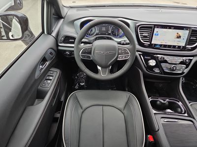2026 Chrysler Pacifica - Photo 17