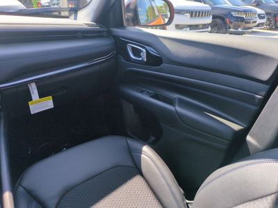 2026 Jeep Compass — photo 17 view