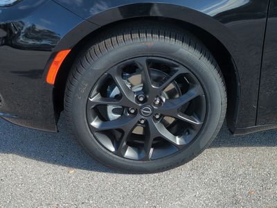 2026 Chrysler Pacifica - Photo 11
