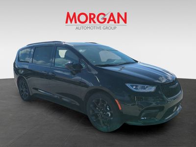 2026 Chrysler Pacifica - Photo 2