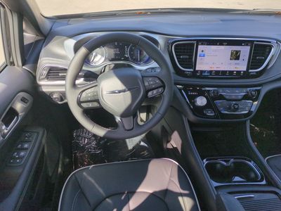 2026 Chrysler Pacifica - Photo 17