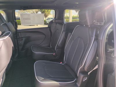 2026 Chrysler Pacifica - Photo 15
