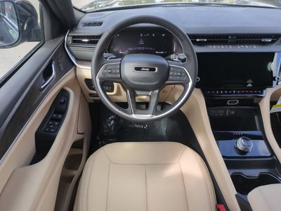 2026 Jeep Grand Cherokee — photo 17 view