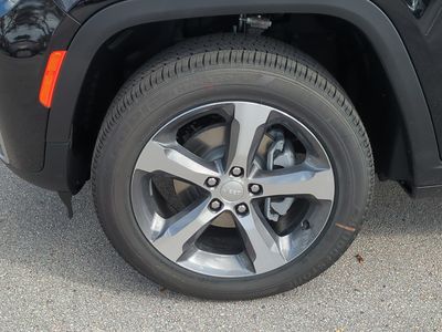 2026 Jeep Grand Cherokee — photo 11 view