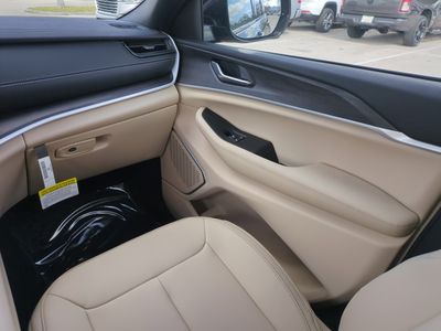 2026 Jeep Grand Cherokee — photo 18 view