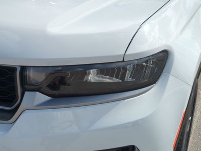 2026 Jeep Grand Cherokee — photo 10 view