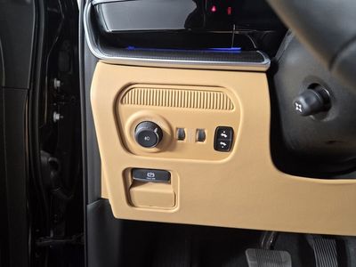 2025 Jeep Grand Wagoneer - Photo 22