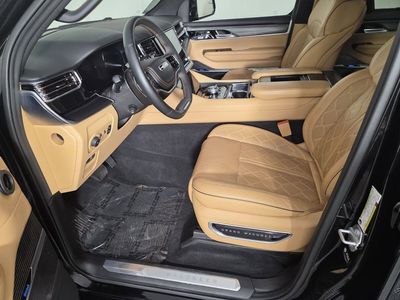 2025 Jeep Grand Wagoneer - Photo 10
