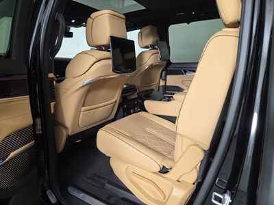 2025 Jeep Grand Wagoneer - Photo 27