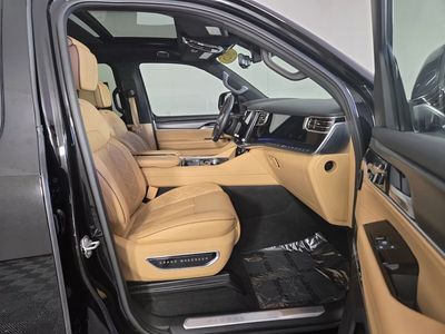 2025 Jeep Grand Wagoneer - Photo 38