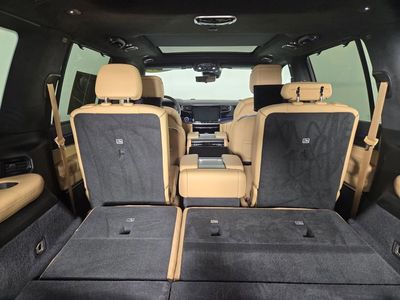 2025 Jeep Grand Wagoneer - Photo 28