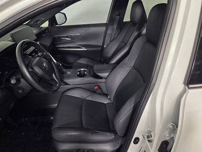 2024 Toyota Venza - Photo 11