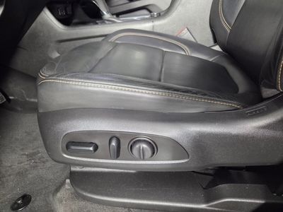 2020 Chevrolet Traverse - Photo 11