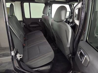 2025 Jeep Wrangler - Photo 28