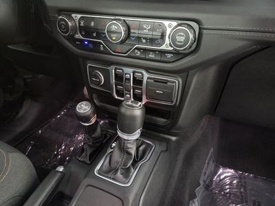 2025 Jeep Wrangler - Photo 33