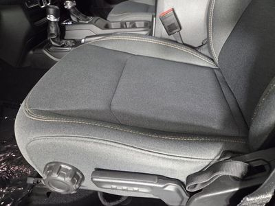 2025 Jeep Wrangler - Photo 14