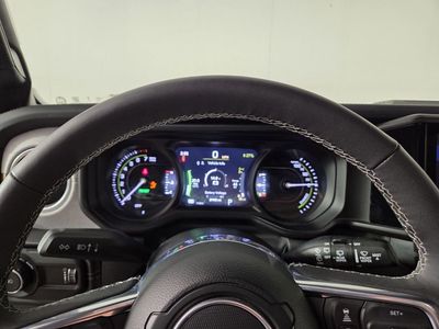 2025 Jeep Wrangler - Photo 16