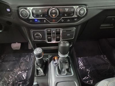 2025 Jeep Wrangler - Photo 21