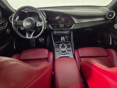 2022 Alfa Romeo Giulia - Photo 27
